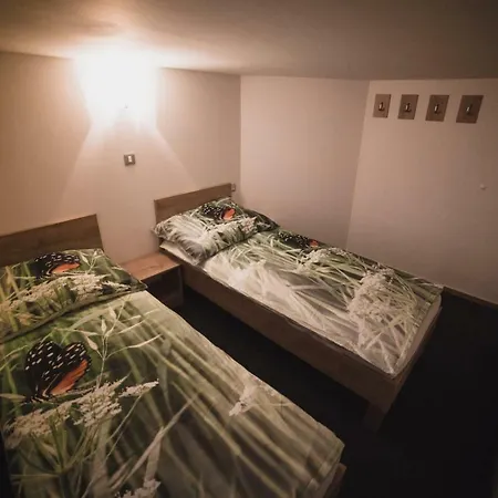 Emonca Apartment *